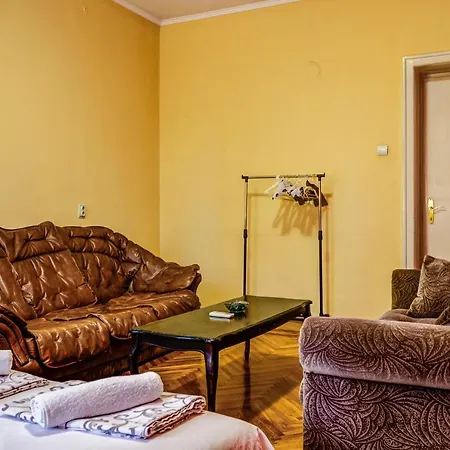 Апартаменти Two Bedroom In City Center *