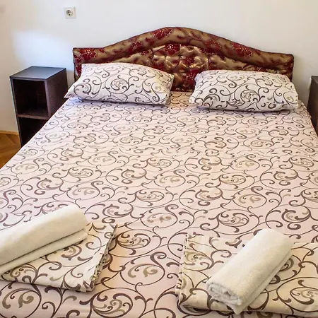 Two Bedroom In City Center شقة *